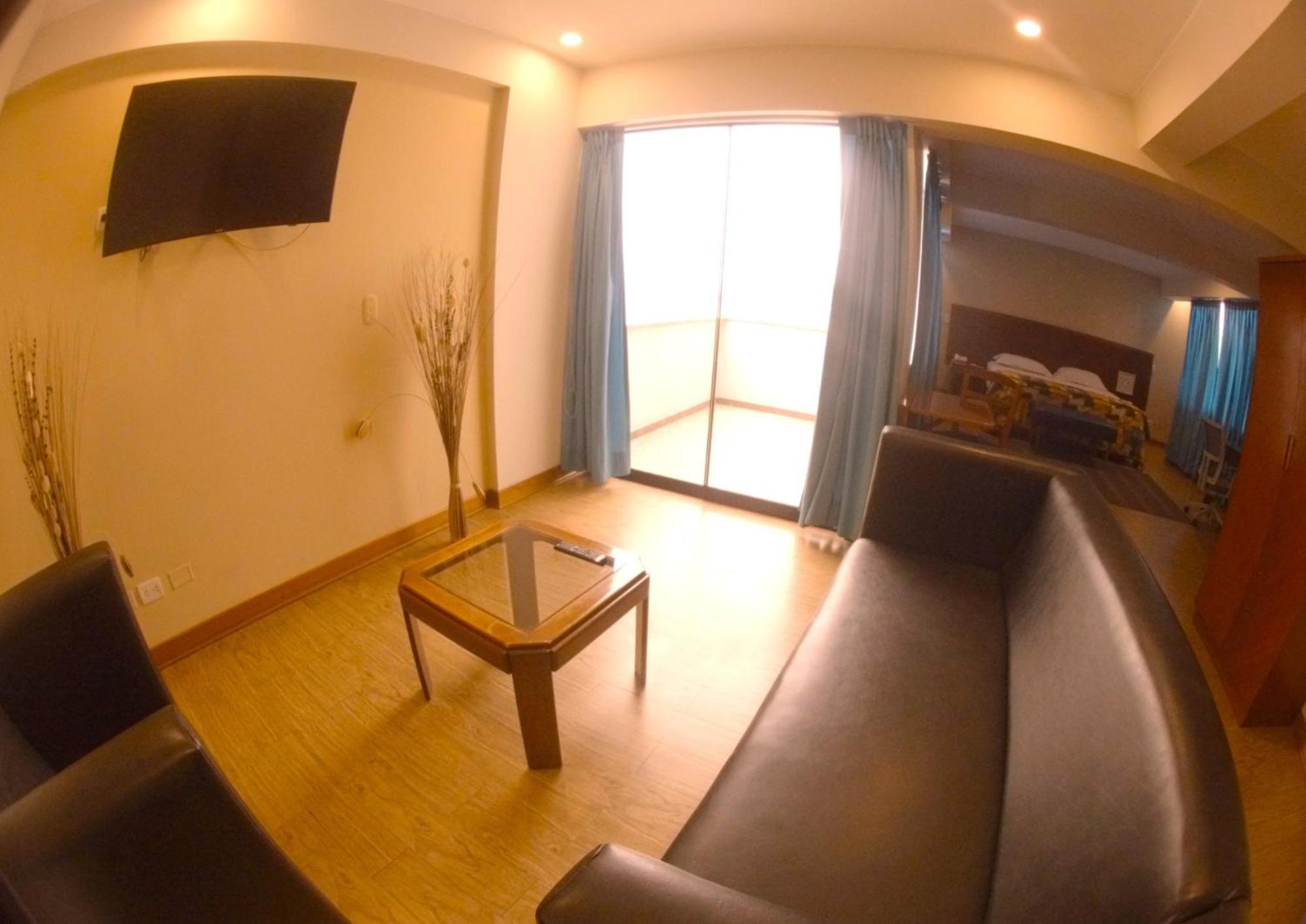 Hotel Esencia Suites Lima Kültér fotó
